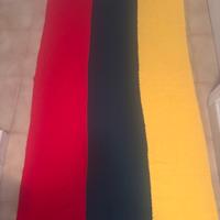 Coperta tricolore realizzata a mano