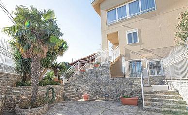 3 vani ad uso transitorio in Via Gaetano Costa