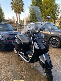 Piaggio Vespa 300 GTS