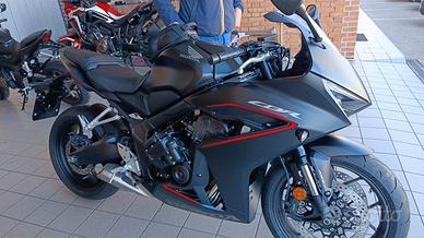 cbr650r e-cluck perfetta 2831km