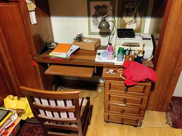 mobili soggiorno con tavolo e sedie come da foto