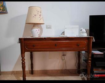 Scrivania in legno