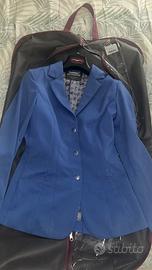 Giacca, polo e pantaloni da equitazione