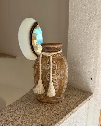 vaso in ceramica con finitura artigianale