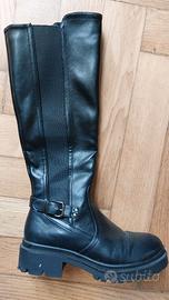 Stivali neri da pioggia