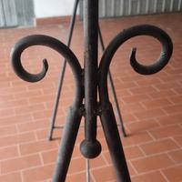 Trespolo in ferro battuto