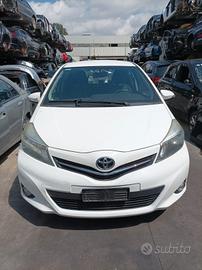 Toyota Yaris 1.0 benzina anno 2013 1kr-fe per rica