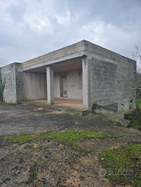 Fabbricato + terreno con ulivi