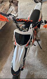 Pit bike
