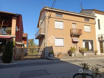 CASA SEMINDIPENDENTE A COSTIGLIOLE D'ASTI