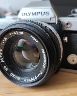 OLYMPUS OM10 + ZUIKO 50MM F1.8+CUSTODIA