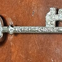 Ciondolo antico forma di chiave con strass argento