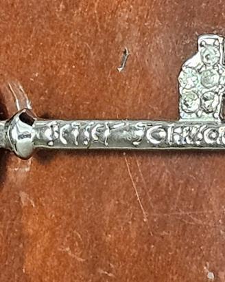 Ciondolo antico forma di chiave con strass argento