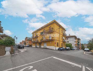 TRILOCALE CENTRALE CON SFOGO ESTERNO
