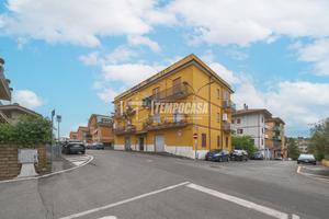 TRILOCALE CENTRALE CON SFOGO ESTERNO