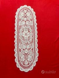 Runner Vintage in Cotone Ricamato a Mano