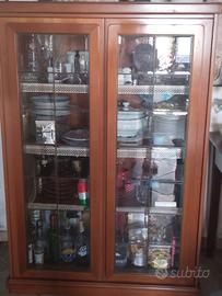 Vetrina in noce nazionale