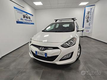 Hyundai i30 1.4 5p. Comfort - NeoPatentati