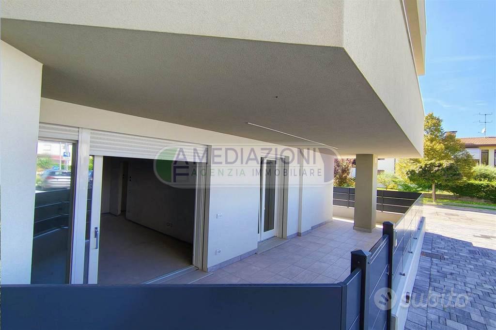Appartamento di 101 m² con più di 5 locali e box a - Vista 2