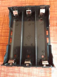 Supporto per batterie 18650 3 slot