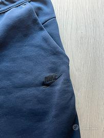 Pantaloncini Nike tech