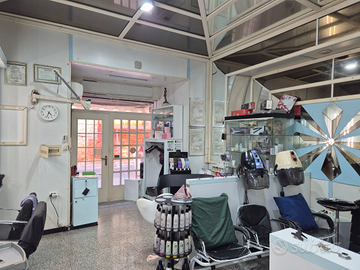 Locale Commerciale Parrucchiera