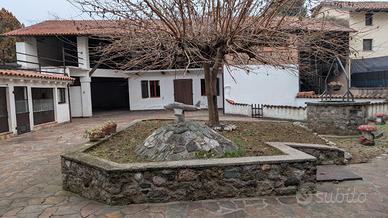 Casa con cortile interno