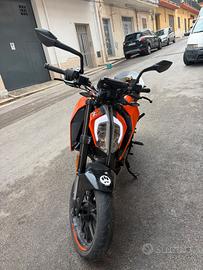 KTM Duke 125