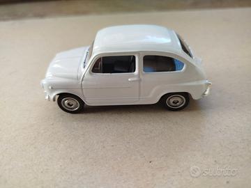 Modellino Fiat 600