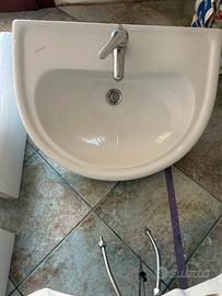 Lavabo bagno in ceramica