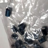 25 x condensatori 35V 220uF 105°C