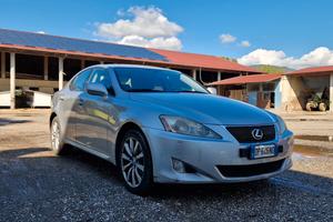 LEXUS IS 220d 2.2 16V 
