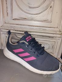 2 paia di adidas 