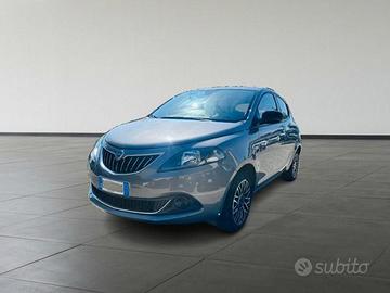 Lancia Ypsilon 1.0 FireFly 70cv Hybrid Platino