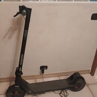 Monopattino Xiaomi 4 lite
