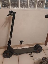 Monopattino Xiaomi 4 lite