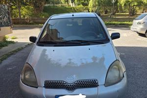 toyota yaris anno 2002