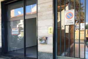 NEGOZIO A RIVOLI