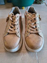 BATA Sneakers Stringate (mis. 33)
