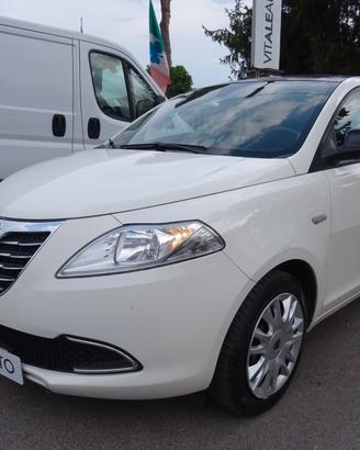 Lancia Ypsilon 1.2 69 CV 5p Platinum TETTO APRIBIL