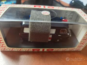 FIAT 238 AMBULANZA CARABINIERI 1/43 RIO