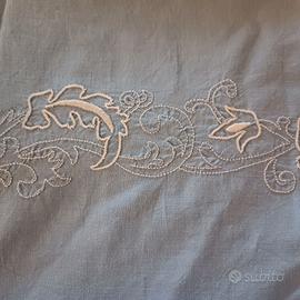 Lenzuola matrimoniali ricamate