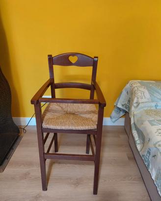 Seggiolino in legno per bambini 