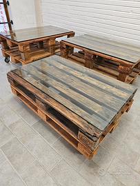 Bancali con ruote e vetro.