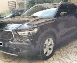 VOLVO XC40 T2 Momentum