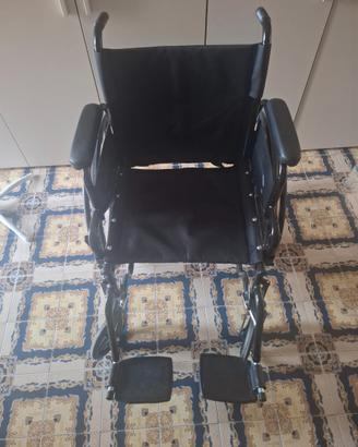 Sedia a rotelle NUOVA