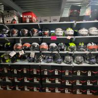 CASCHI ACCESSORI ABBIGLIAMENTO SCONTI DAL 30 A 80%