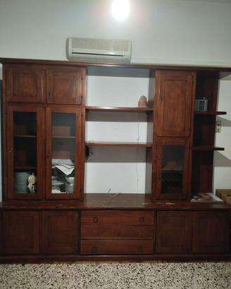 Parete attrezzata in legno