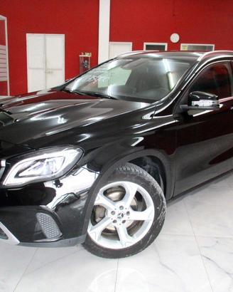 MERCEDES GLA 200 d Automatic Premium-2017