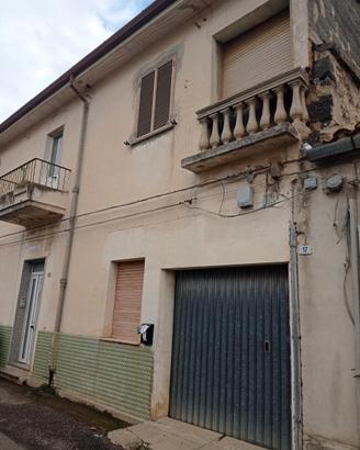 Casa indipendente , 2 appartamenti